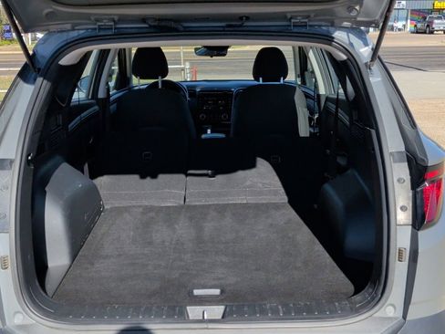 Used 2024 Hyundai Tucson SE image 36