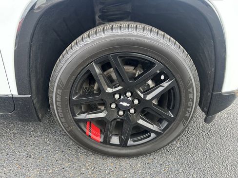 Used 2021 Chevrolet Traverse Premier w/ Redline Edition image 27