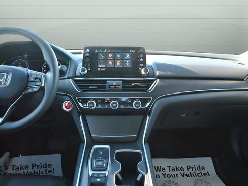 Certified 2018 Honda Accord EX image 9