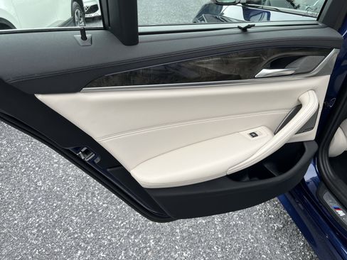Used 2018 BMW M550i xDrive image 15