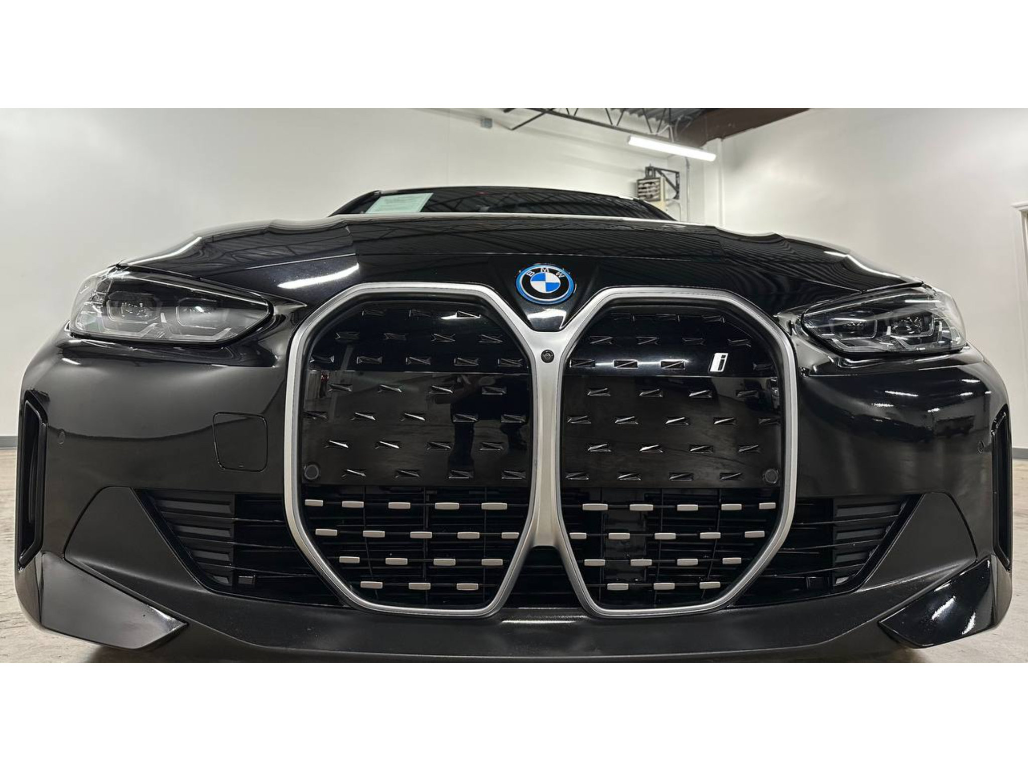 Used 2023 BMW i4 eDrive40 w/ Premium Package RWD image 3