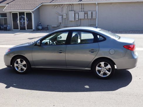 Used 2010 Hyundai Elantra SE FWD image 8