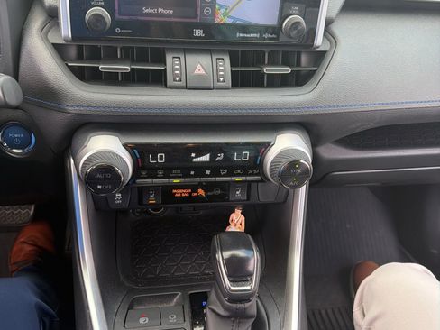 Used 2020 Toyota RAV4 XSE w/ XSE Grade Weather Package AWD/4WD image 26