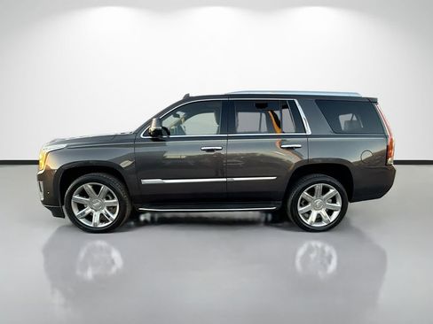 Used 2017 Cadillac Escalade Luxury image 6