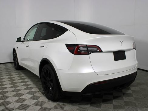 Used 2021 Tesla Model Y Long Range image 29