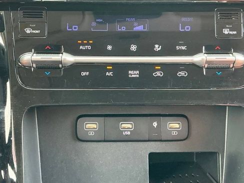 Used 2023 Kia Carnival SX Prestige FWD image 31