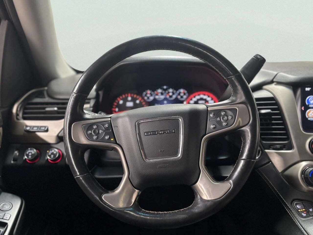 Used 2016 GMC Yukon Denali w/ Open Road Package AWD/4WD image 33