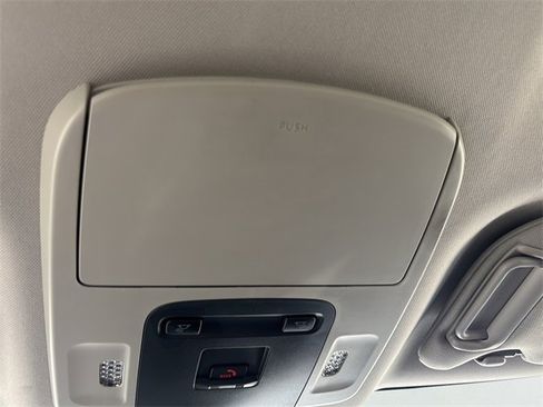 Used 2025 Toyota Camry LE image 28