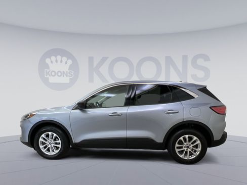 Used 2022 Ford Escape SE w/ Convenience Package image 2