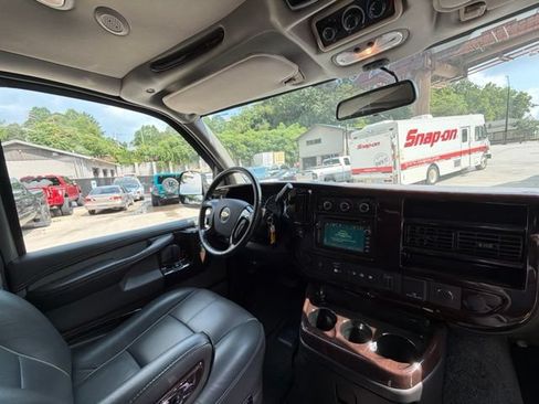Used 2015 Chevrolet Express 2500 RWD image 96