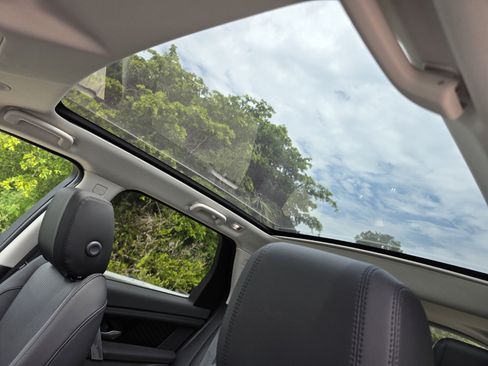 New 2025 Land Rover Discovery Sport S AWD/4WD image 12