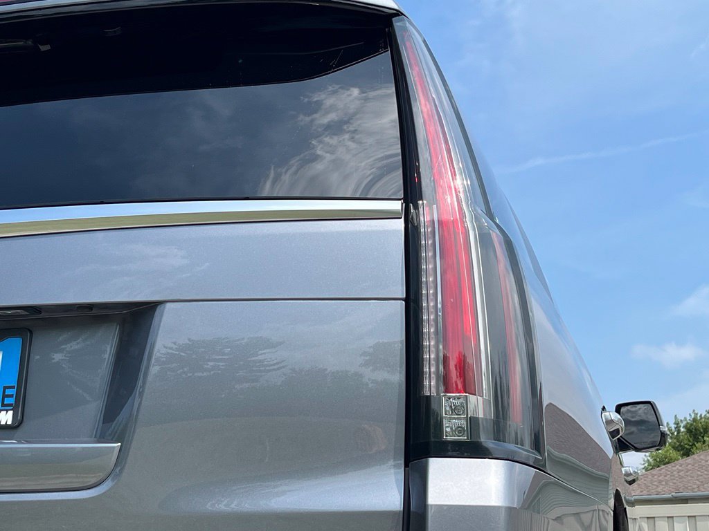 Used 2018 Cadillac Escalade Luxury w/ LPO, Radiant Package AWD/4WD image 13