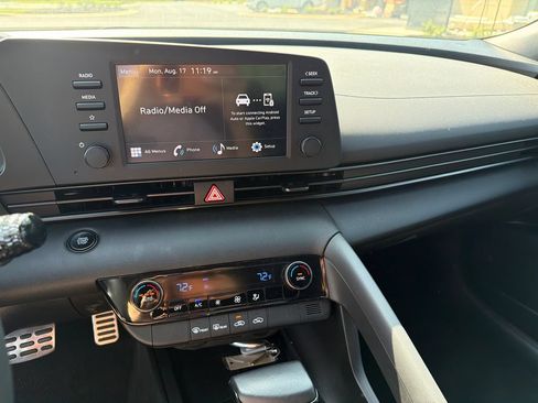 Certified 2025 Hyundai Elantra Sport FWD image 27
