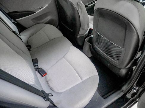 Used 2013 Hyundai Accent GLS image 33