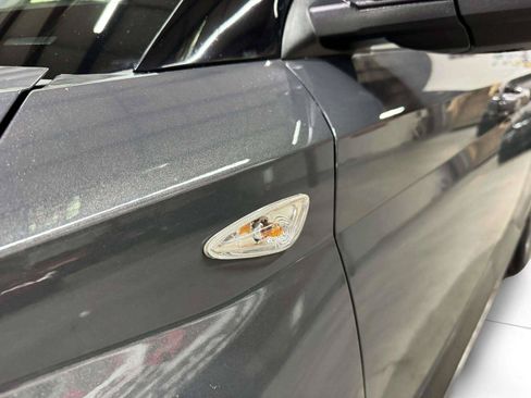 Used 2024 Hyundai Venue Limited FWD image 17