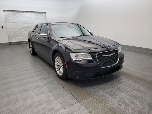Used 2015 Chrysler 300 C RWD image 13