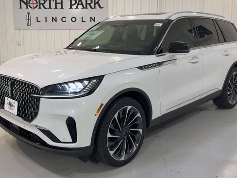 New 2025 Lincoln Aviator Reserve w/ Illumination Package image 5