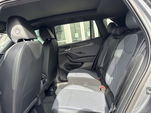 New 2026 Volkswagen Tiguan SE R-Line FWD image 16
