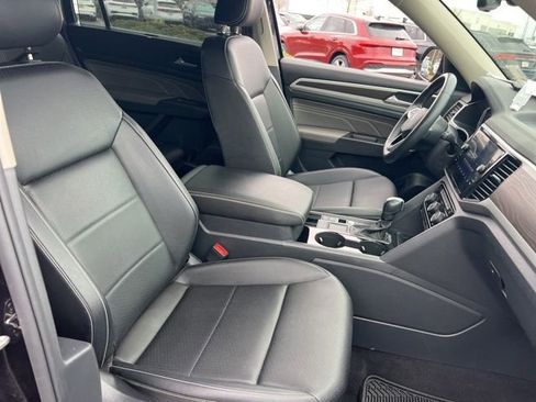 Used 2023 Volkswagen Atlas SE image 31