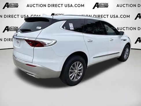 Used 2022 Buick Enclave Essence image 21
