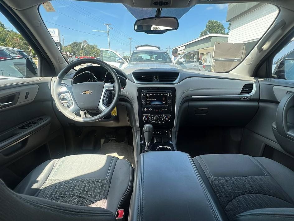 Used 2016 Chevrolet Traverse LT AWD/4WD image 11