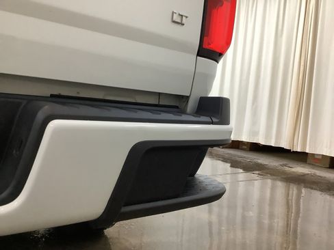 Used 2018 Chevrolet Colorado LT w/ LT Convenience Package image 12