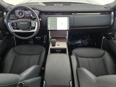 Used 2024 Land Rover Range Rover Long Wheelbase SE AWD/4WD image 4