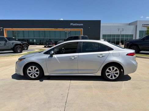 Used 2024 Toyota Corolla LE FWD image 2