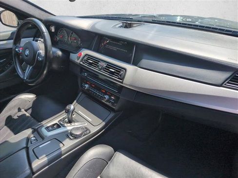 Used 2015 BMW M5 RWD image 24