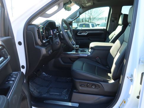 Used 2025 Chevrolet Silverado 1500 LTZ w/ Technology Package image 15