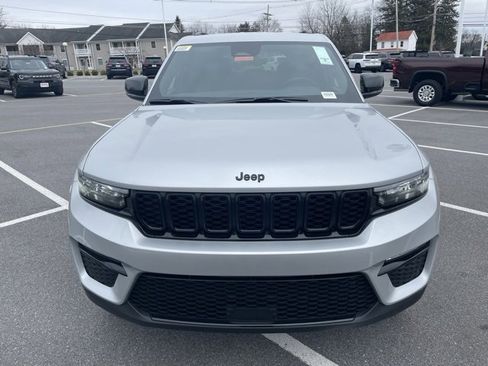 New 2025 Jeep Grand Cherokee Limited image 10