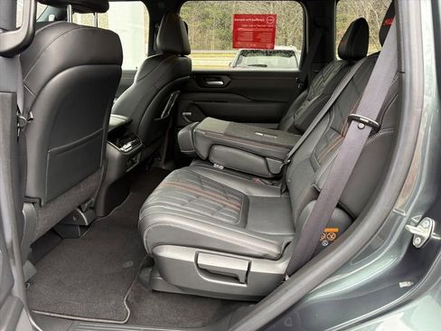 Certified 2025 Nissan Armada PRO-4X image 21