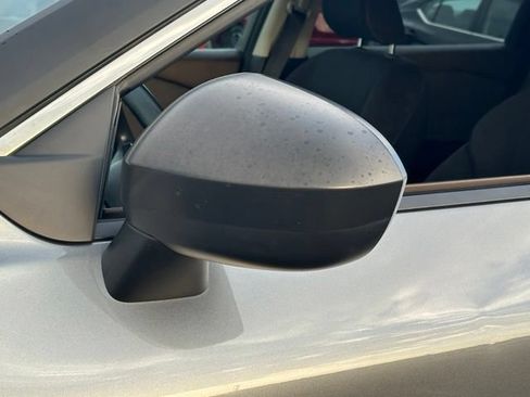 Used 2023 Nissan Rogue S AWD/4WD image 9