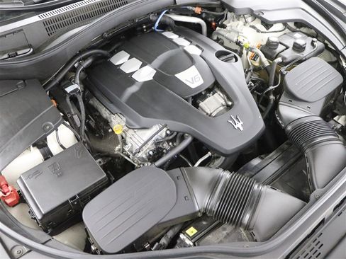 Used 2021 Maserati Levante GranSport image 39