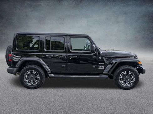 Certified 2024 Jeep Wrangler Unlimited Sahara w/ Dual Top Group AWD/4WD image 2