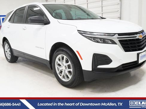 Used 2024 Chevrolet Equinox LS w/ Driver Confidence II Package FWD image 3