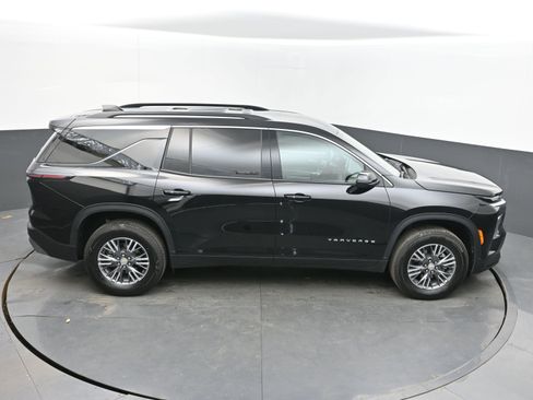 Used 2025 Chevrolet Traverse LT image 35