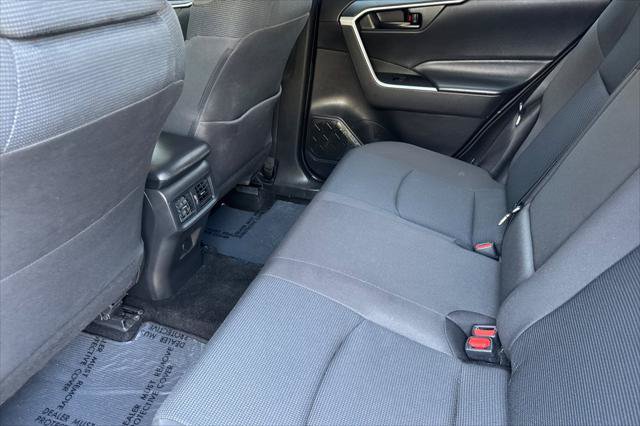 Certified 2023 Toyota RAV4 LE AWD/4WD image 4