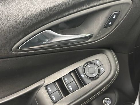 Used 2025 Buick Encore GX Preferred FWD image 14