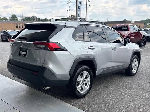 Used 2021 Toyota RAV4 LE AWD/4WD image 26