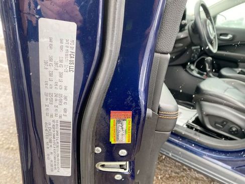 Used 2020 Jeep Compass Limited image 32