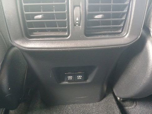 Used 2020 Toyota RAV4 XLE w/ Convenience Package image 11