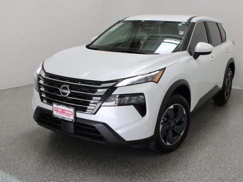 Used 2025 Nissan Rogue SV FWD image 2