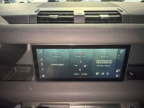 Used 2022 Land Rover Defender 110 X-Dynamic SE image 17