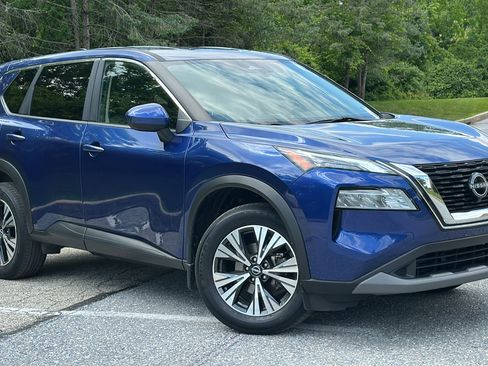 Certified 2023 Nissan Rogue SV image 1