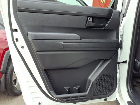 Used 2024 Toyota Tacoma SR image 19