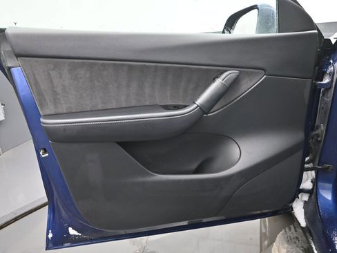 Used 2020 Tesla Model Y Long Range image 12