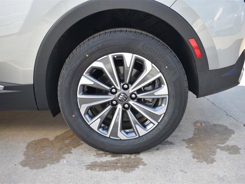 New 2025 Buick Envision Preferred image 48