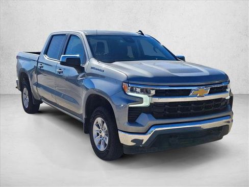 Used 2025 Chevrolet Silverado 1500 LT image 3