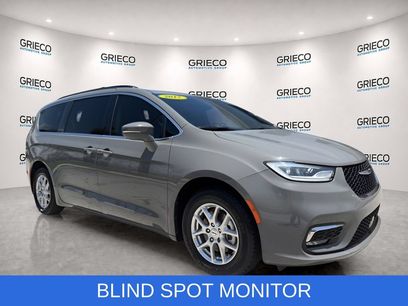 Used 2022 Chrysler Pacifica Touring-L
